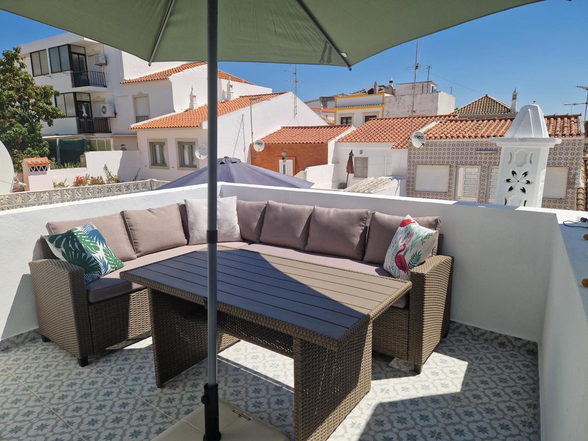 House With Private Roof Terrace In Centre Holiday home